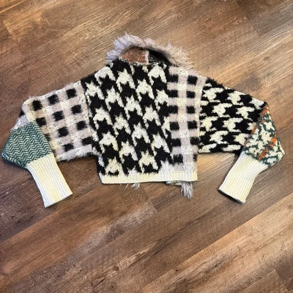 Urban Outfitters Multicolor Patterned Sweater - Picture 6 of 7